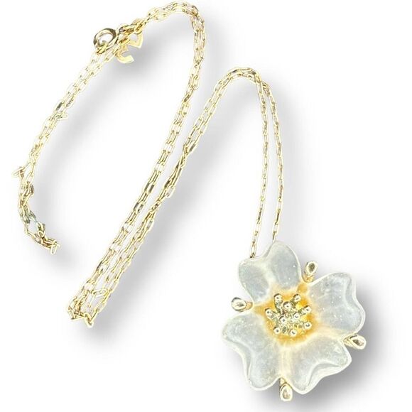 Whiting & Davis Jewelry - Vintage Whiting & Davis Necklace 21” Flower Lucite Pendant Gold Plated